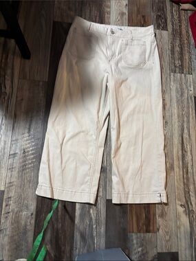 Light Cream wide leg Cropped Pants